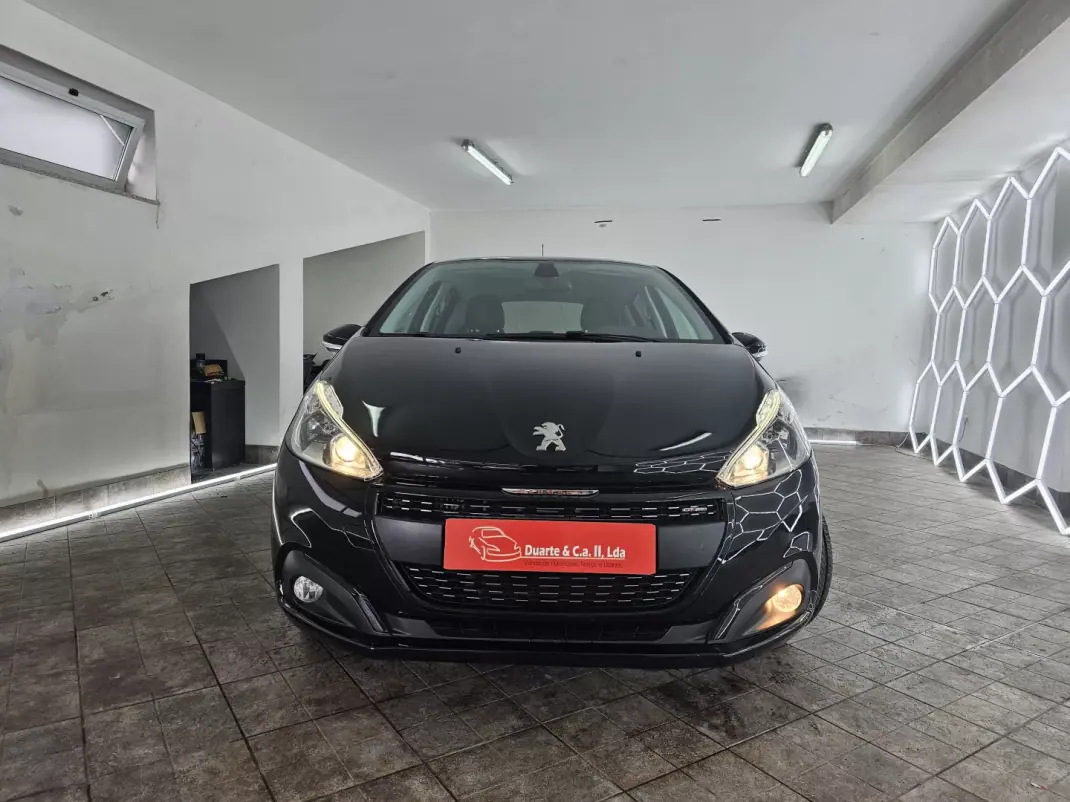 Peugeot 208 2019 - 11950 EUR, 90328 km - AUTO.MOTO.pt - 90328km - foto 4 de 90