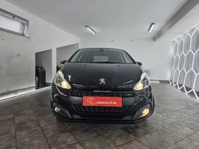 Peugeot 208 2019 - 11950 EUR, 90328 km - AUTO.MOTO.pt - 90328km - foto 4 de 90