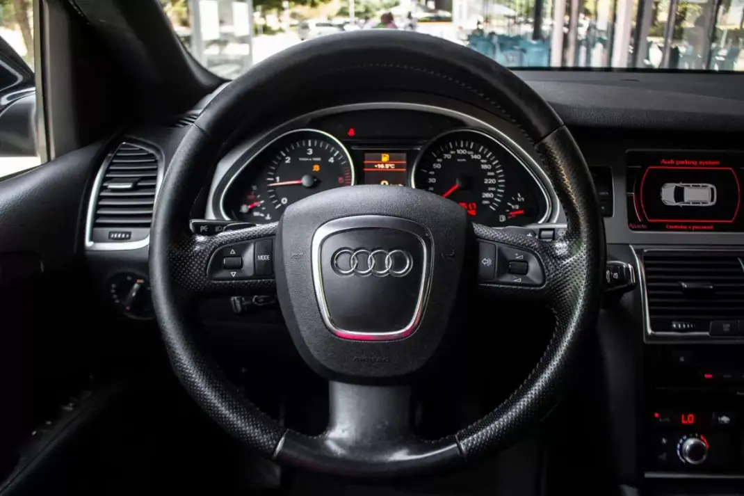 Audi Q7 2007 - 13790 EUR, 328646 km - 328646km - foto 38 de 38