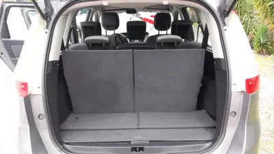 Renault Grand Scénic 2016 - 9800 EUR, 192830 km - AUTO.MOTO.pt - 192830km - foto 8 de 14