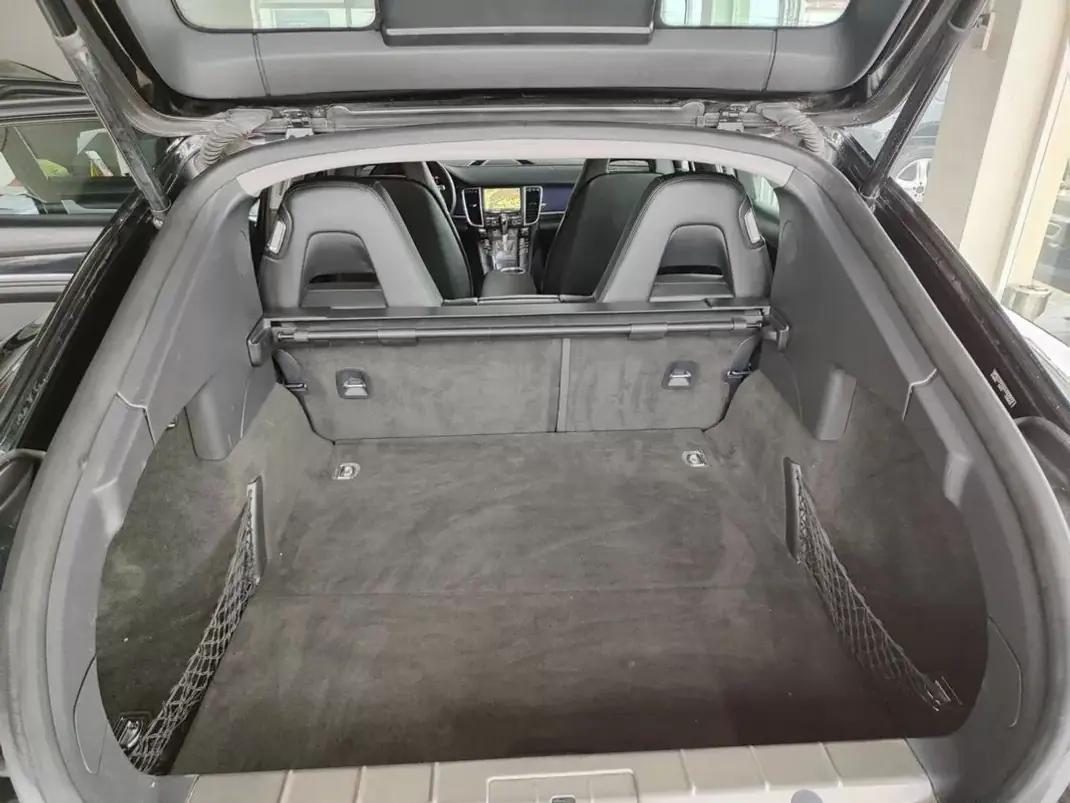 Porsche Panamera 2011 - 39500 EUR, 139500 km - AUTO.MOTO.pt - 139500km - foto 16 de 37