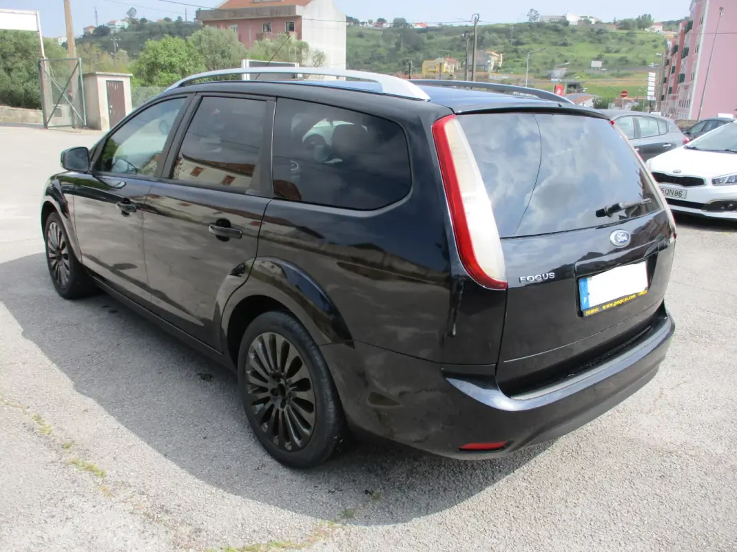 Ford Focus SW 2010 - 5900 EUR, 188000 km - AUTO.MOTO.pt - 188000km - foto 6 de 12