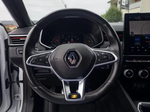 Renault Clio 2020 - 14990 EUR, 113000 km - AUTO.MOTO.pt - 113000km - foto 17 de 38