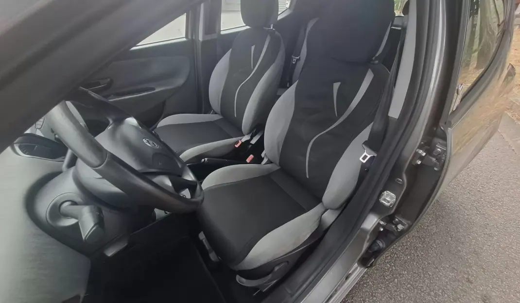 Lancia Ypsilon 2014 - 6950 EUR, 175250 km - 175250km - foto 9 de 11