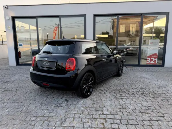 MINI One 2016 - 11900 EUR, 133000 km - AUTO.MOTO.pt - 133000km - foto 26 de 86