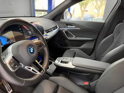 BMW iX2 2025 - 46500 EUR, 7997 km - AUTO.MOTO.pt - 7997km - foto 33 de 42