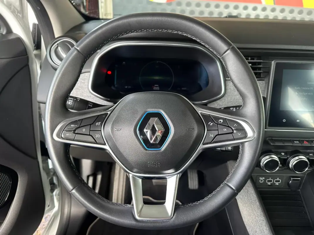 Renault Zoe 2020 - 17900 EUR, 44039 km - AUTO.MOTO.pt - 44039km - foto 17 de 33