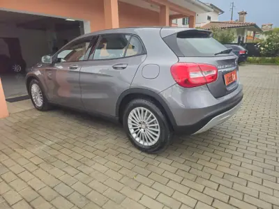 Mercedes-Benz GLA 180 2016 - 16990 EUR, 142000 km - AUTO.MOTO.pt - 142000km - foto 6 de 13