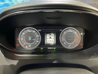 Jaguar E-Pace 2018 - 20899 EUR, 129000 km - 129000km - foto 37 de 48