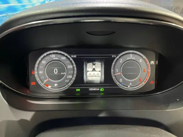 Jaguar E-Pace 2018 - 20899 EUR, 129000 km - 129000km - foto 37 de 48