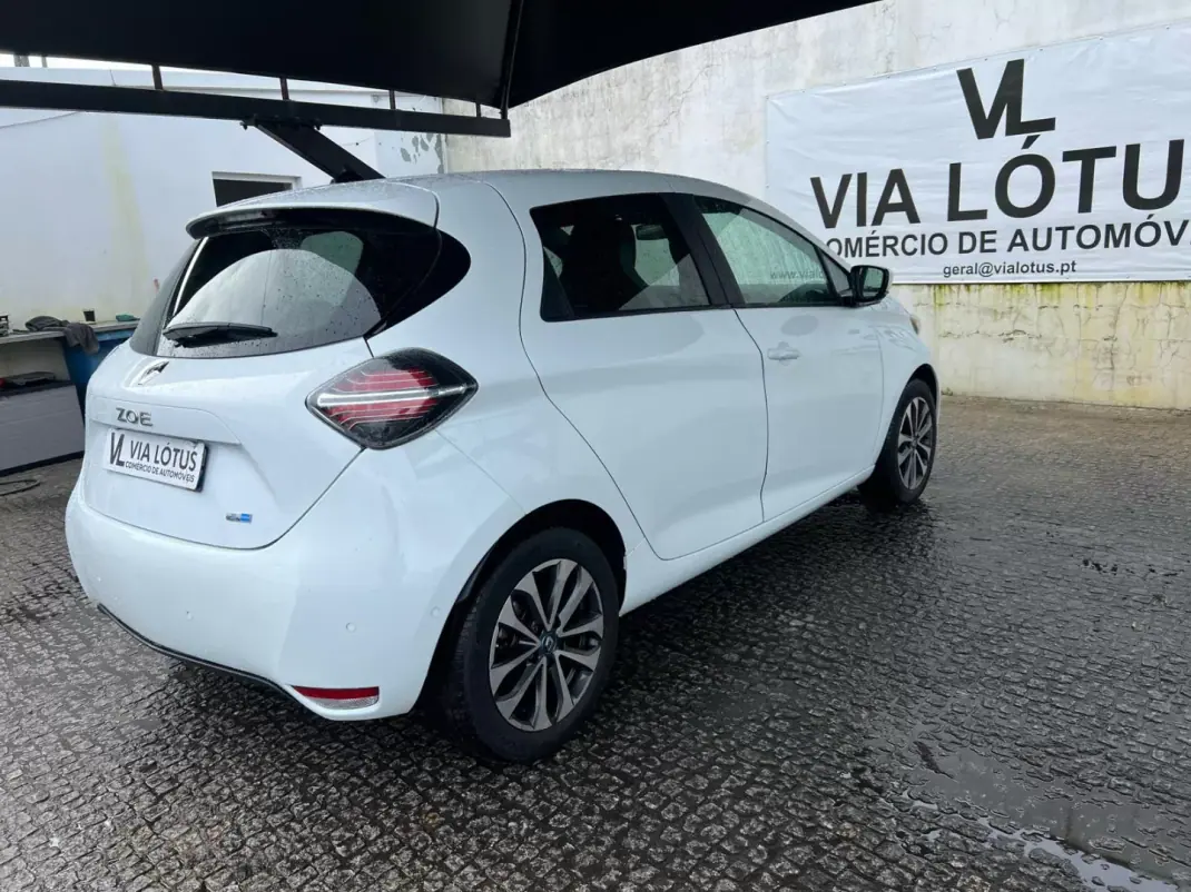 Renault Zoe 2021 - 14750 EUR, 47700 km - AUTO.MOTO.pt - 47700km - foto 10 de 11