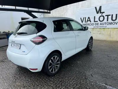 Renault Zoe 2021 - 14750 EUR, 47700 km - AUTO.MOTO.pt - 47700km - foto 10 de 11