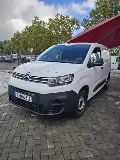 Citroën BERLINGO 1.5 BlueHDi 100 S&S Club M 2021 - 15300 EUR, 100480 km - AUTO.MOTO.pt - 100480km - foto 1 de 14