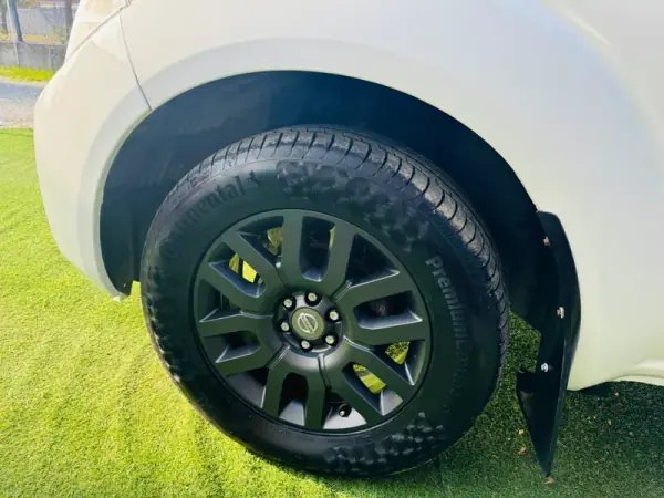 Nissan Navara 2012 - 21500 EUR, 140000 km - AUTO.MOTO.pt - 140000km - foto 12 de 19