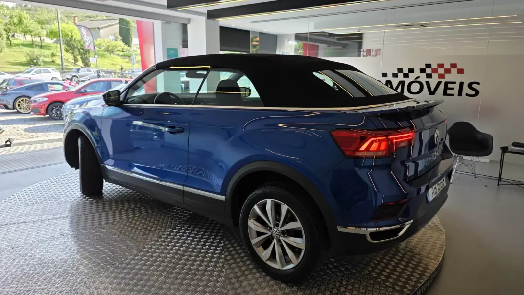 Volkswagen T-Roc Cabrio 2020 - 26900 EUR, 61926 km - AUTO.MOTO.pt - 61926km - foto 20 de 56