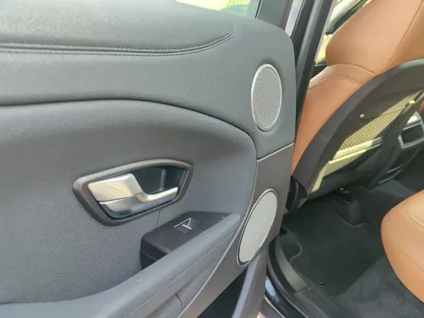 Land Rover Range Rover Evoque 2019 - 20900 EUR, 150000 km - AUTO.MOTO.pt - 150000km - foto 11 de 23