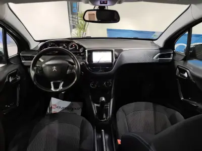 Peugeot 208 2019 - 10300 EUR, 58000 km - AUTO.MOTO.pt - 58000km - foto 20 de 25