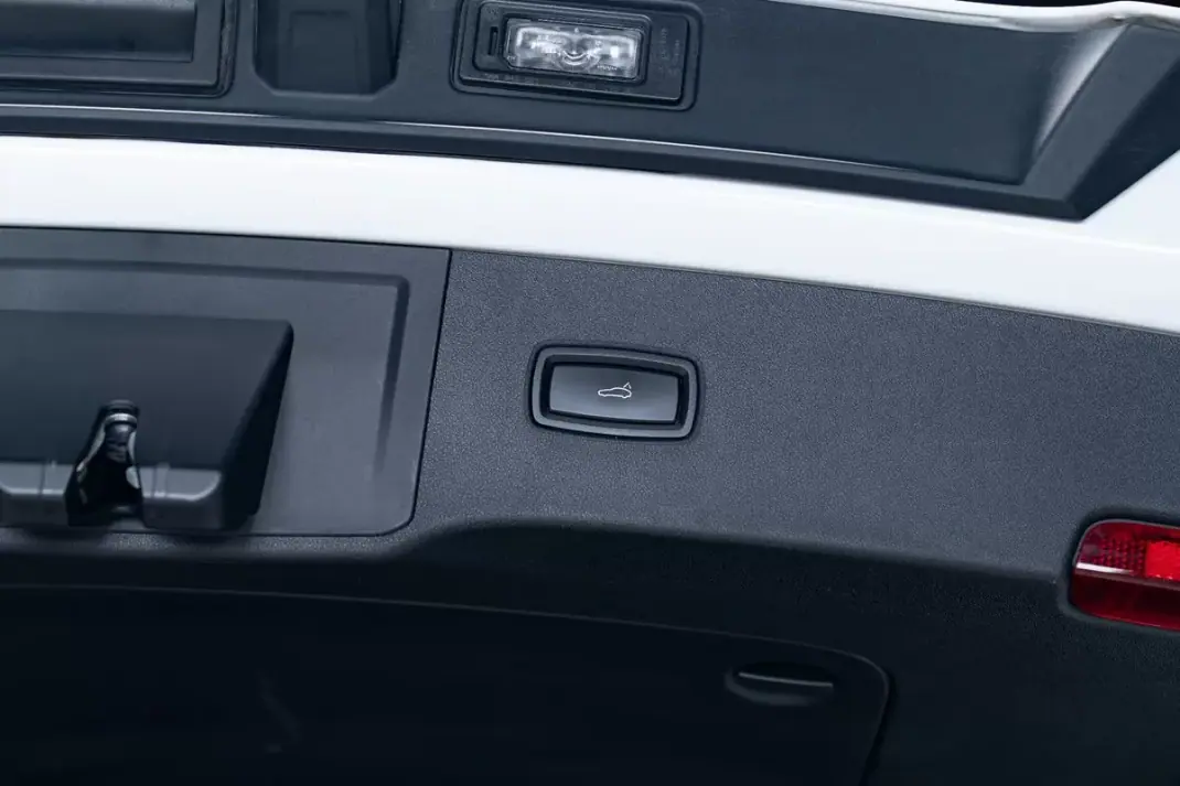 Porsche Cayenne 2024 - 97950 EUR, 32000 km - AUTO.MOTO.pt - 32000km - foto 14 de 55