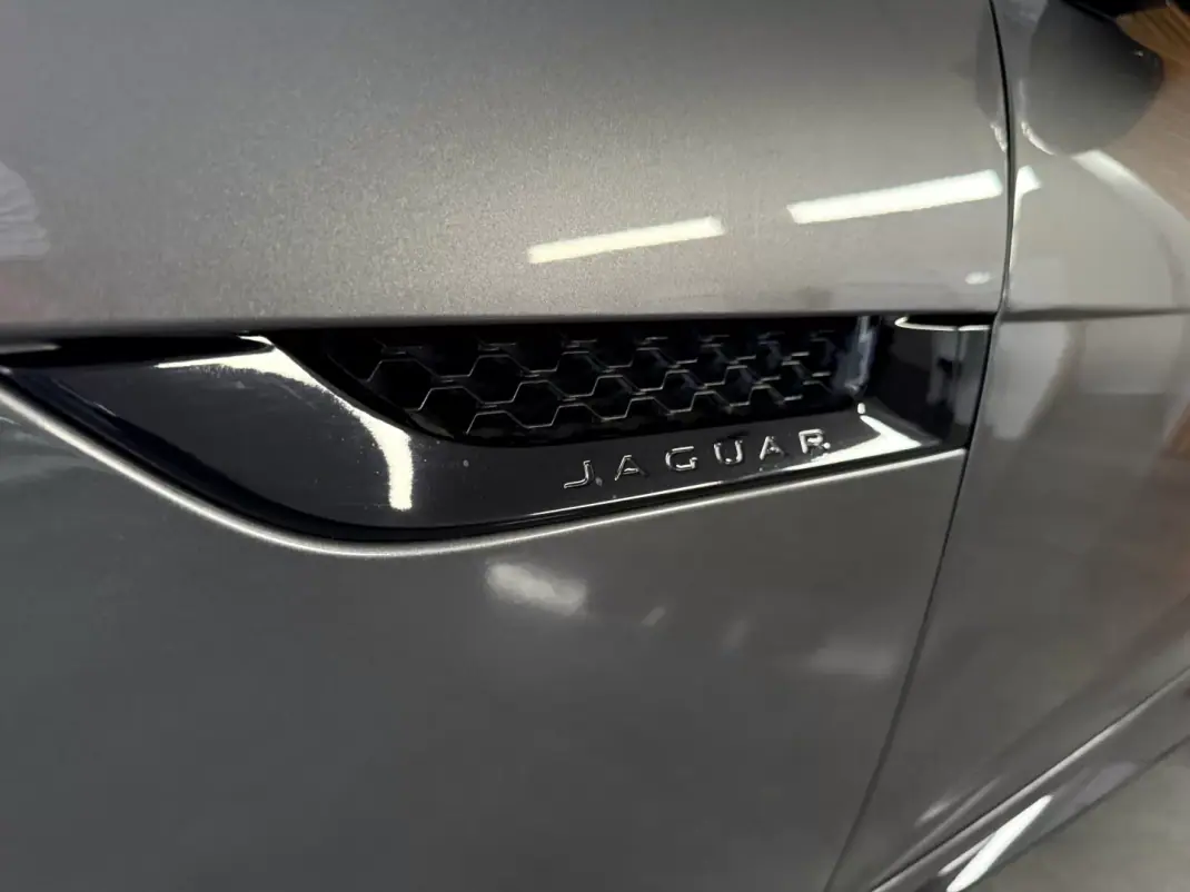 Jaguar F-Type 2018 - 46000 EUR, 64300 km - AUTO.MOTO.pt - 64300km - foto 15 de 135