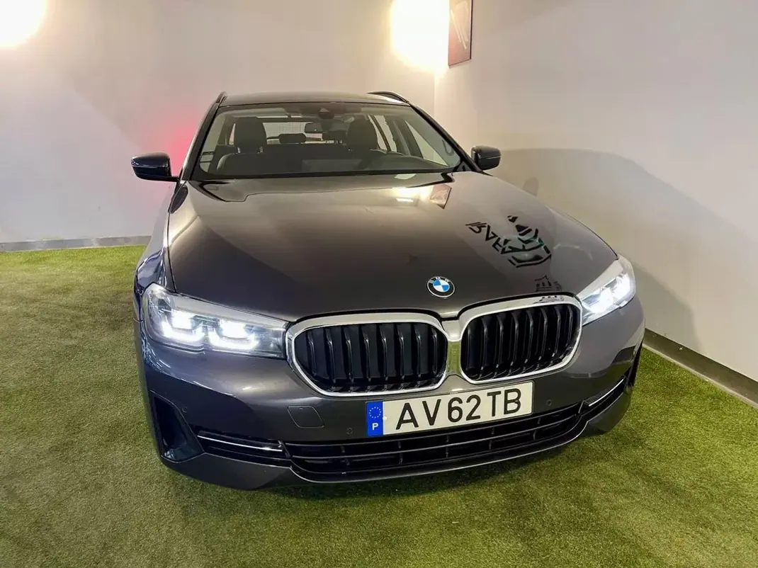 BMW 520 2023 - 33750 EUR, 83000 km - AUTO.MOTO.pt - 83000km - foto 3 de 36