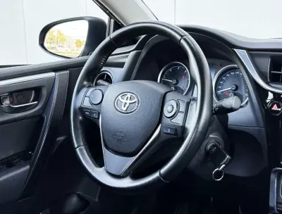 Toyota Corolla 2017 - 17200 EUR, 85000 km - AUTO.MOTO.pt - 85000km - foto 14 de 36