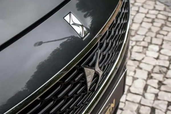 DS DS5 2015 - 8450 EUR, 237267 km - AUTO.MOTO.pt - 237267km - foto 9 de 41