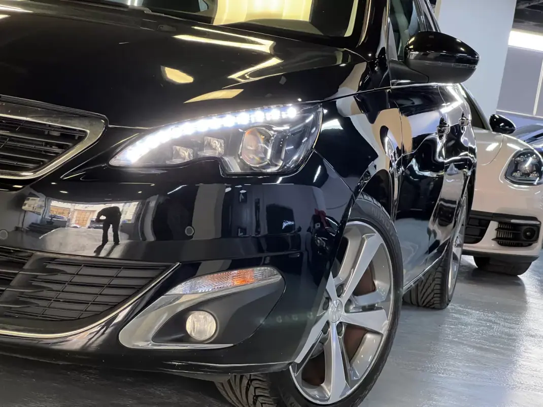 Peugeot 308 SW 2016 - 10990 EUR, 160000 km - 160000km - foto 33 de 42