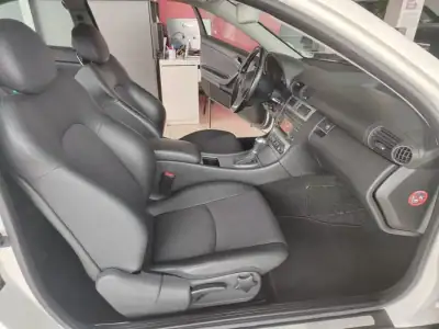 Mercedes-Benz CLC 180 2010 - 9500 EUR, 269000 km - AUTO.MOTO.pt - 269000km - foto 14 de 33