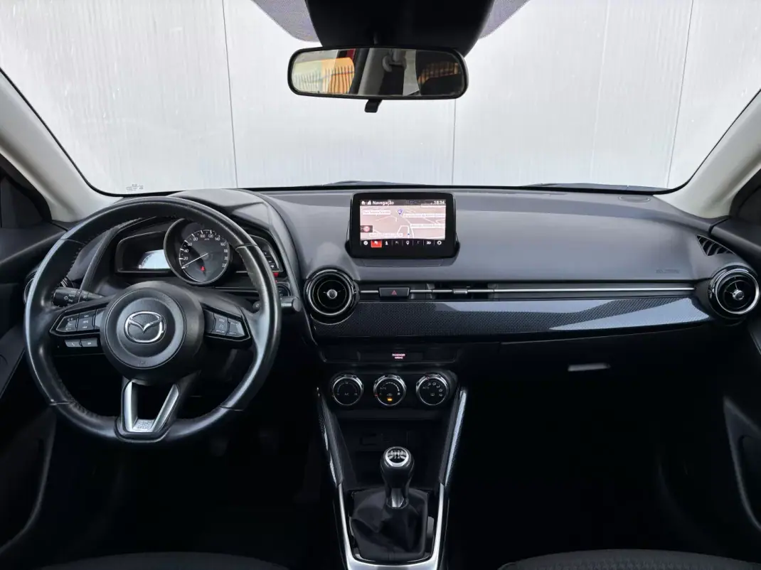 Mazda 2 2019 - 13900 EUR, 81000 km - AUTO.MOTO.pt - 81000km - foto 10 de 35