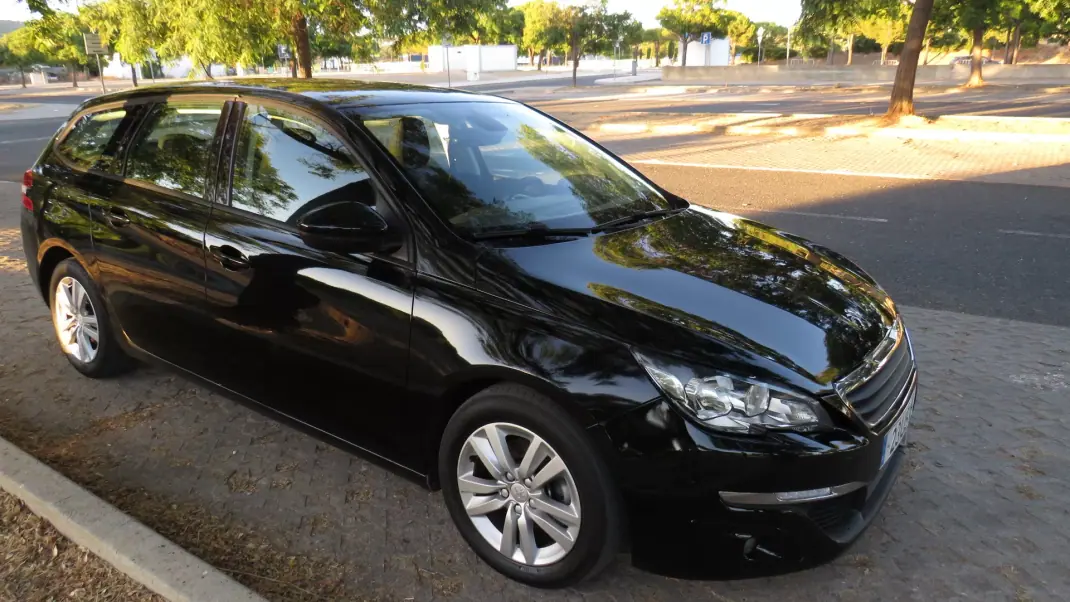 Peugeot 308 SW 2014 - 10800 EUR, 194000 km - 194000km - foto 5 de 15