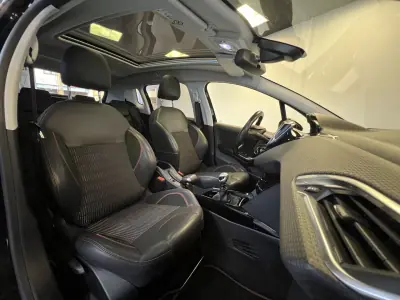 Peugeot 2008 2017 - 9990 EUR, 110000 km - AUTO.MOTO.pt - 110000km - foto 24 de 47