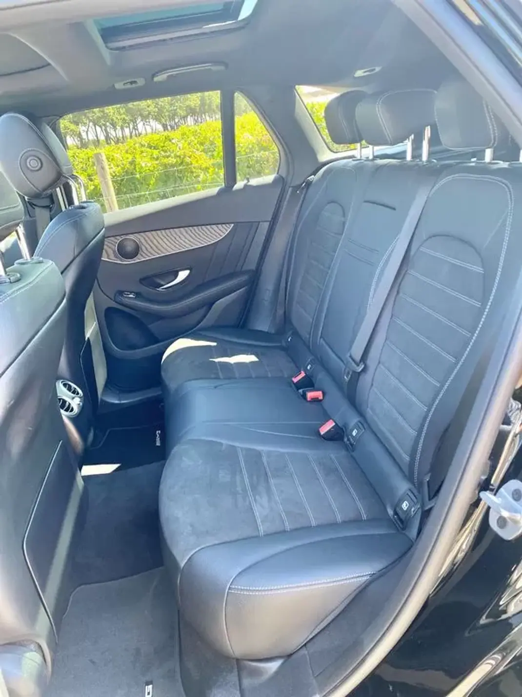 Mercedes-Benz GLC 300 2021 - 45900 EUR, 91900 km - AUTO.MOTO.pt - 91900km - foto 9 de 17