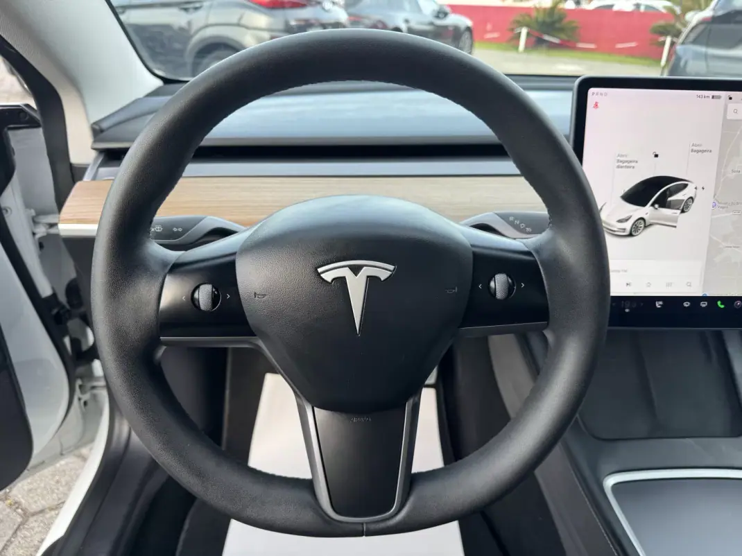Tesla Model 3 2021 - 28900 EUR, 73000 km - AUTO.MOTO.pt - 73000km - foto 26 de 32