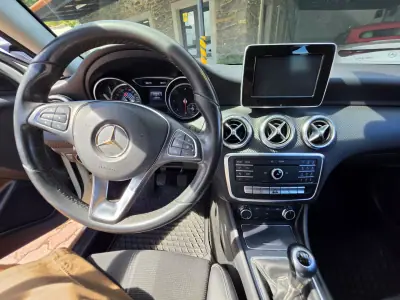 Mercedes-Benz A 180 2017 - 17490 EUR, 120843 km - 120843km - foto 4 de 6