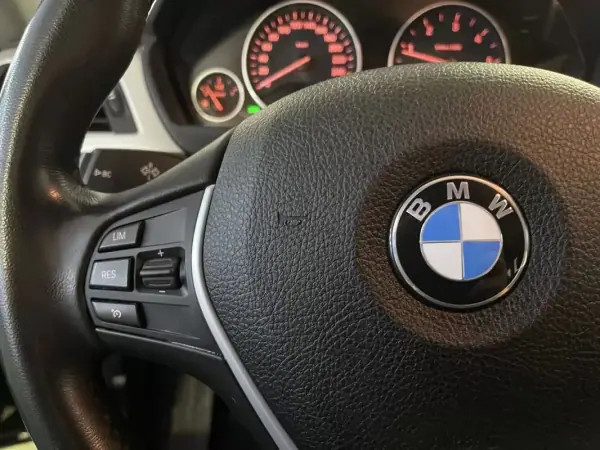 BMW 418 Gran Coupé 2020 - 23500 EUR, 79000 km - AUTO.MOTO.pt - 79000km - foto 18 de 31