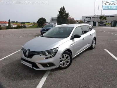 Renault Mégane Sport Tourer 2020 - 14250 EUR, 178000 km - AUTO.MOTO.pt - 178000km - foto 25 de 26