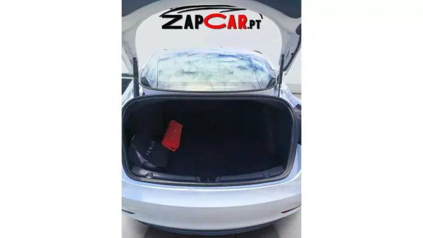 Tesla Model 3 2023 - 36900 EUR, 30450 km - 30450km - foto 14 de 15