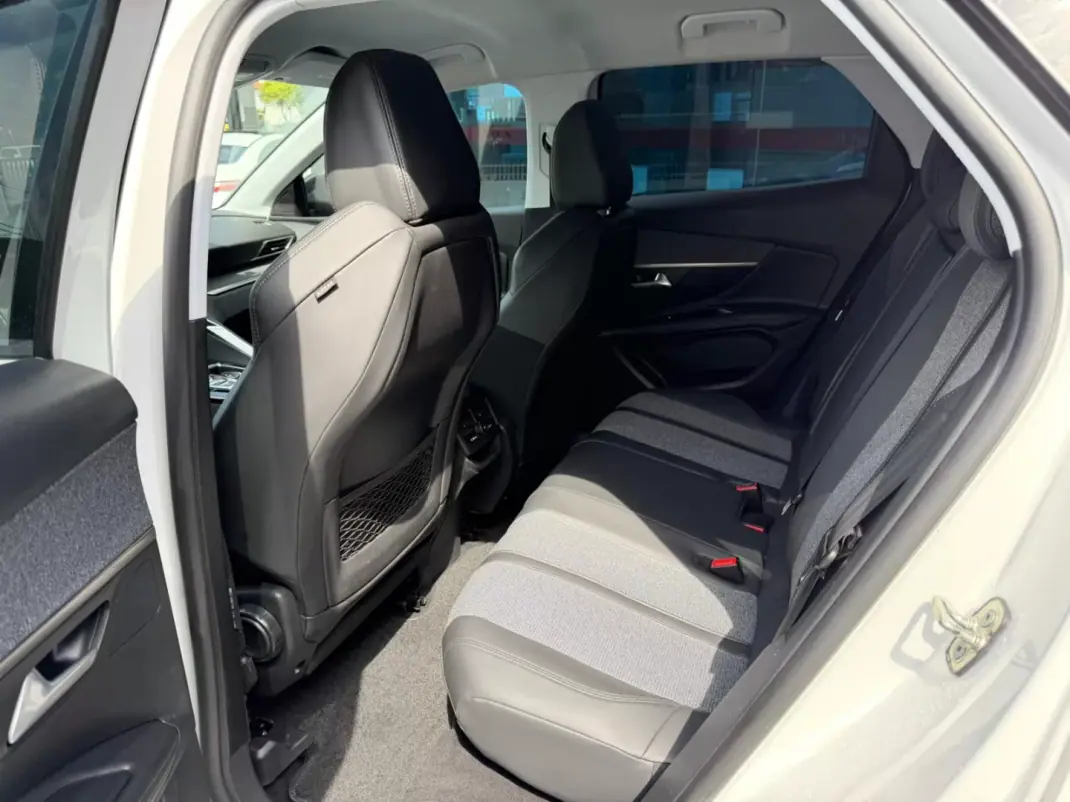 Peugeot 3008 2017 - 17500 EUR, 86000 km - AUTO.MOTO.pt - 86000km - foto 9 de 12