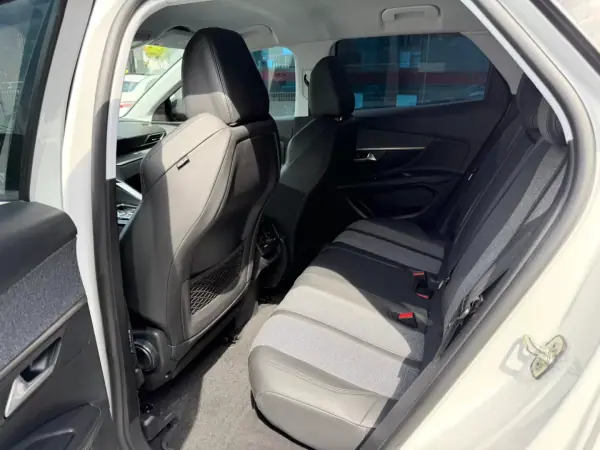 Peugeot 3008 2017 - 17500 EUR, 86000 km - AUTO.MOTO.pt - 86000km - foto 9 de 12