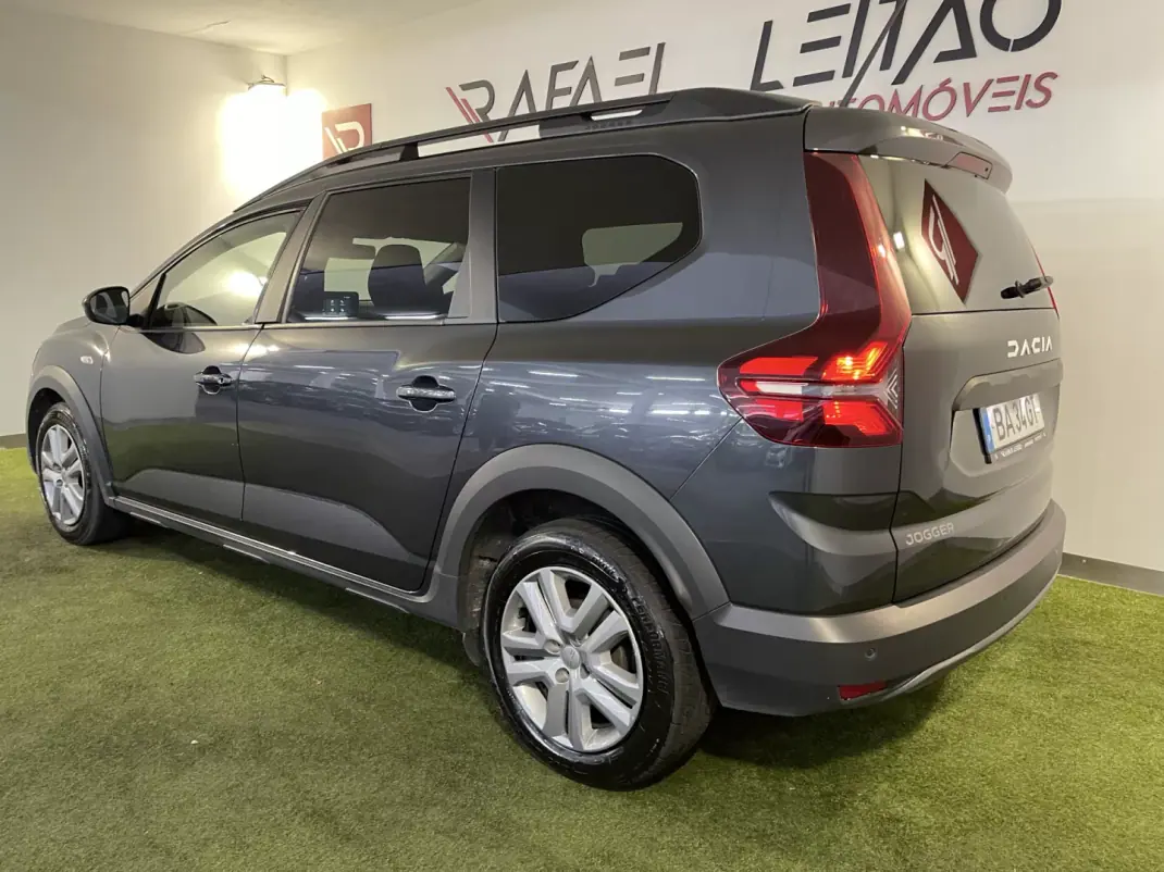 Dacia Jogger 2023 - 14950 EUR, 107000 km - AUTO.MOTO.pt - 107000km - foto 31 de 33