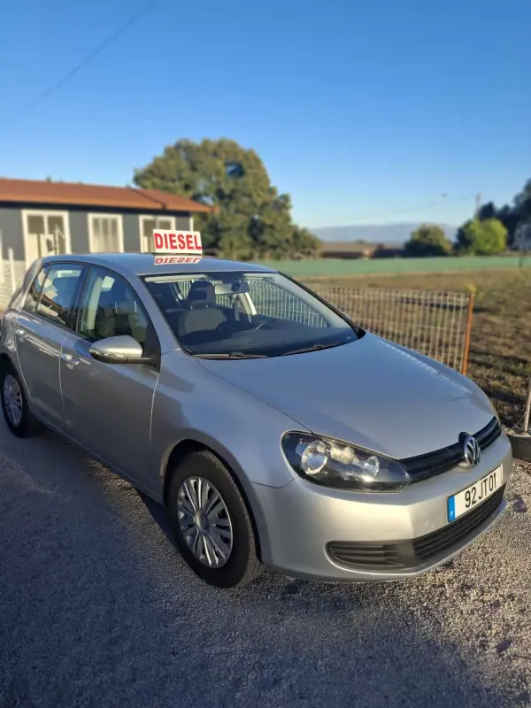 Volkswagen Golf 2010 — photo 3 of 10
