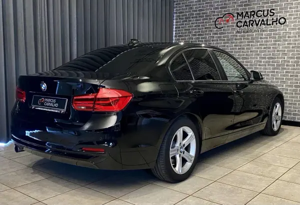 BMW 318 2017 - 17900 EUR, 215000 km - AUTO.MOTO.pt - 215000km - foto 4 de 12