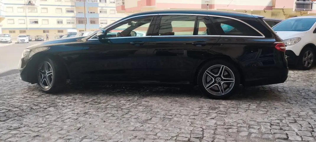 Mercedes-Benz E 300 2022 - 34950 EUR, 125970 km - AUTO.MOTO.pt - 125970km - foto 9 de 36