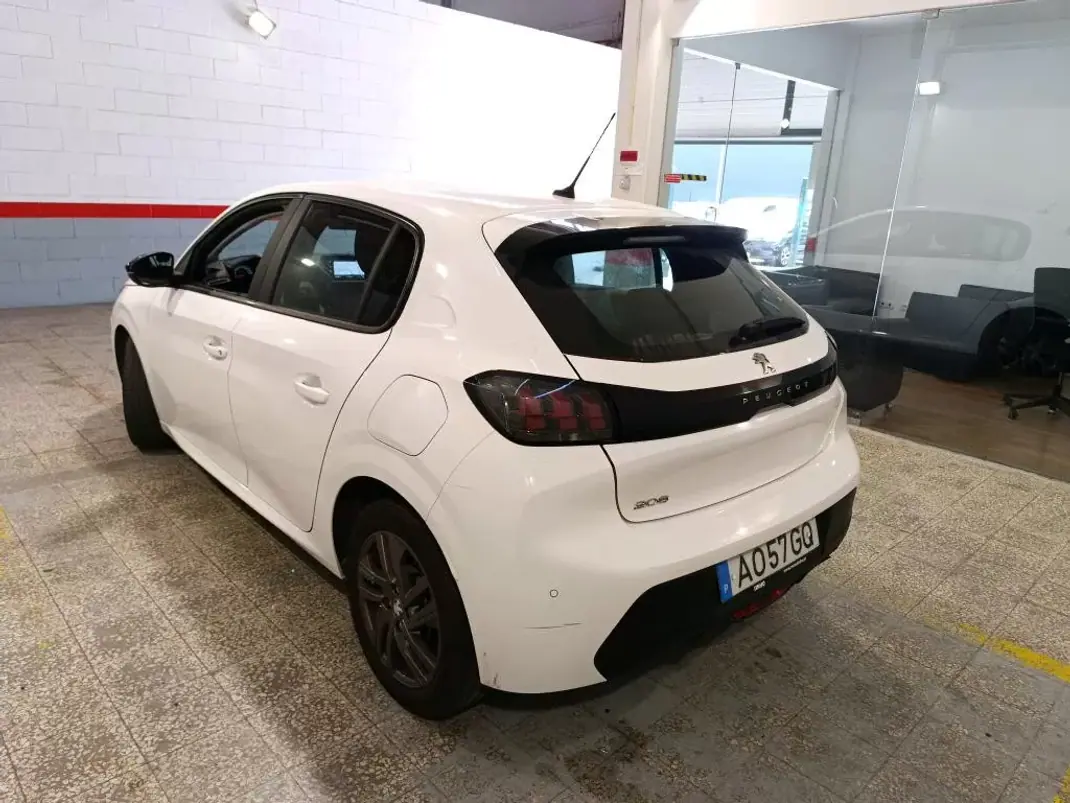 Peugeot 208 2022 - 13499 EUR, 118021 km - AUTO.MOTO.pt - 118021km - foto 2 de 11