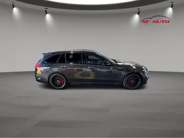 Mercedes-Benz C 63 AMG 2024 - 125000 EUR, 3456 km - AUTO.MOTO.pt - 3456km - foto 7 de 23