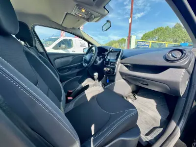 Renault Clio 2019 - 11750 EUR, 89908 km - AUTO.MOTO.pt - 89908km - foto 22 de 24