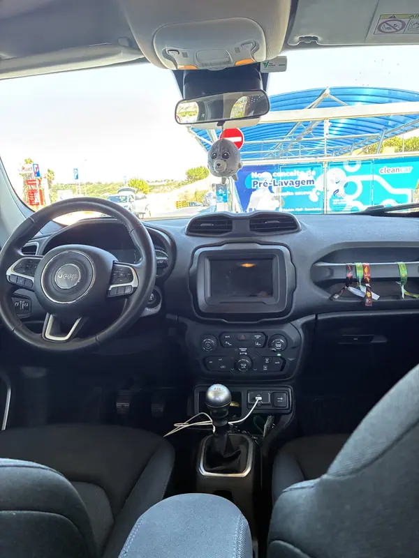 Jeep Renegade 2020 - 13500 EUR, 126000 km - AUTO.MOTO.pt - 126000km - foto 3 de 10