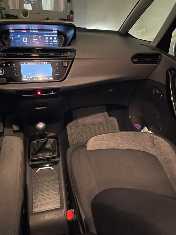 Citroën C4 Grand Picasso 2018 - 8000 EUR, 224000 km - AUTO.MOTO.pt - 224000km - foto 4 de 15