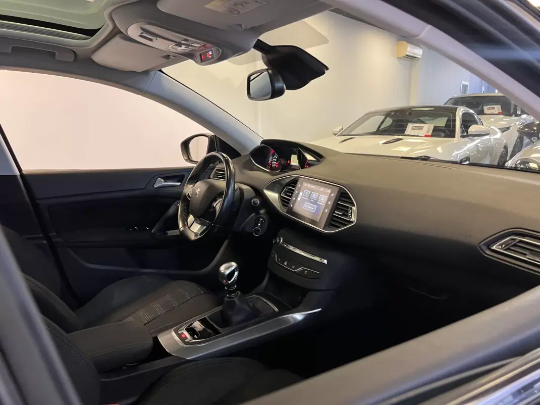 Peugeot 308 SW 2016 - 10990 EUR, 160000 km - 160000km - foto 7 de 42