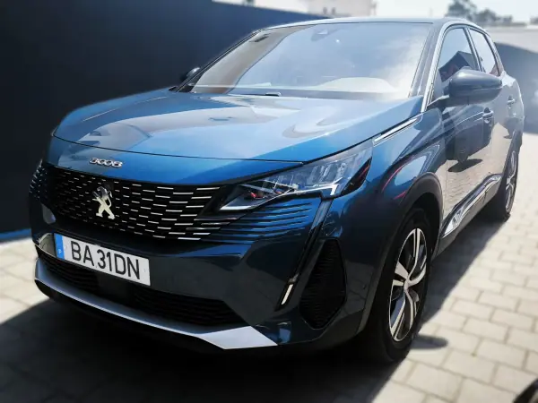 Peugeot 3008 2023 - 26950 EUR, 20280 km - AUTO.MOTO.pt - 20280km - foto 2 de 8